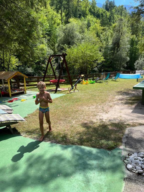 Apartmaji In Sobe Cuder Soča Eksteriør billede