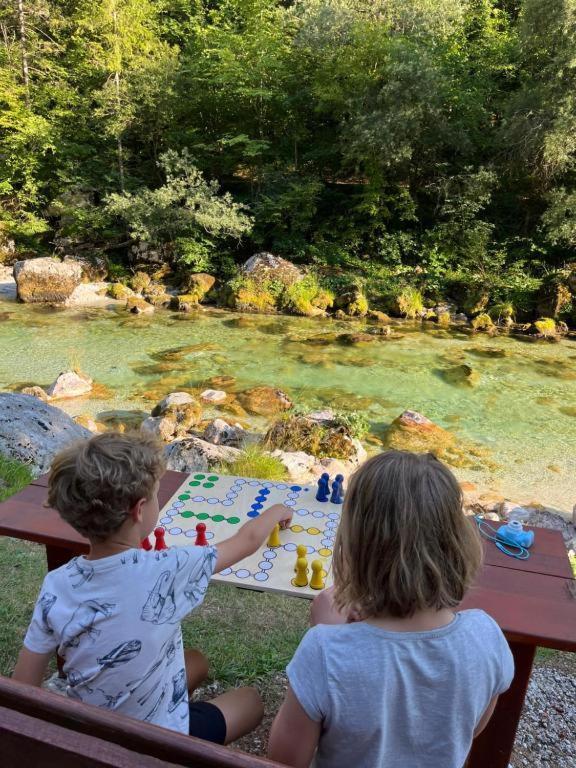 Apartmaji In Sobe Cuder Soča Eksteriør billede
