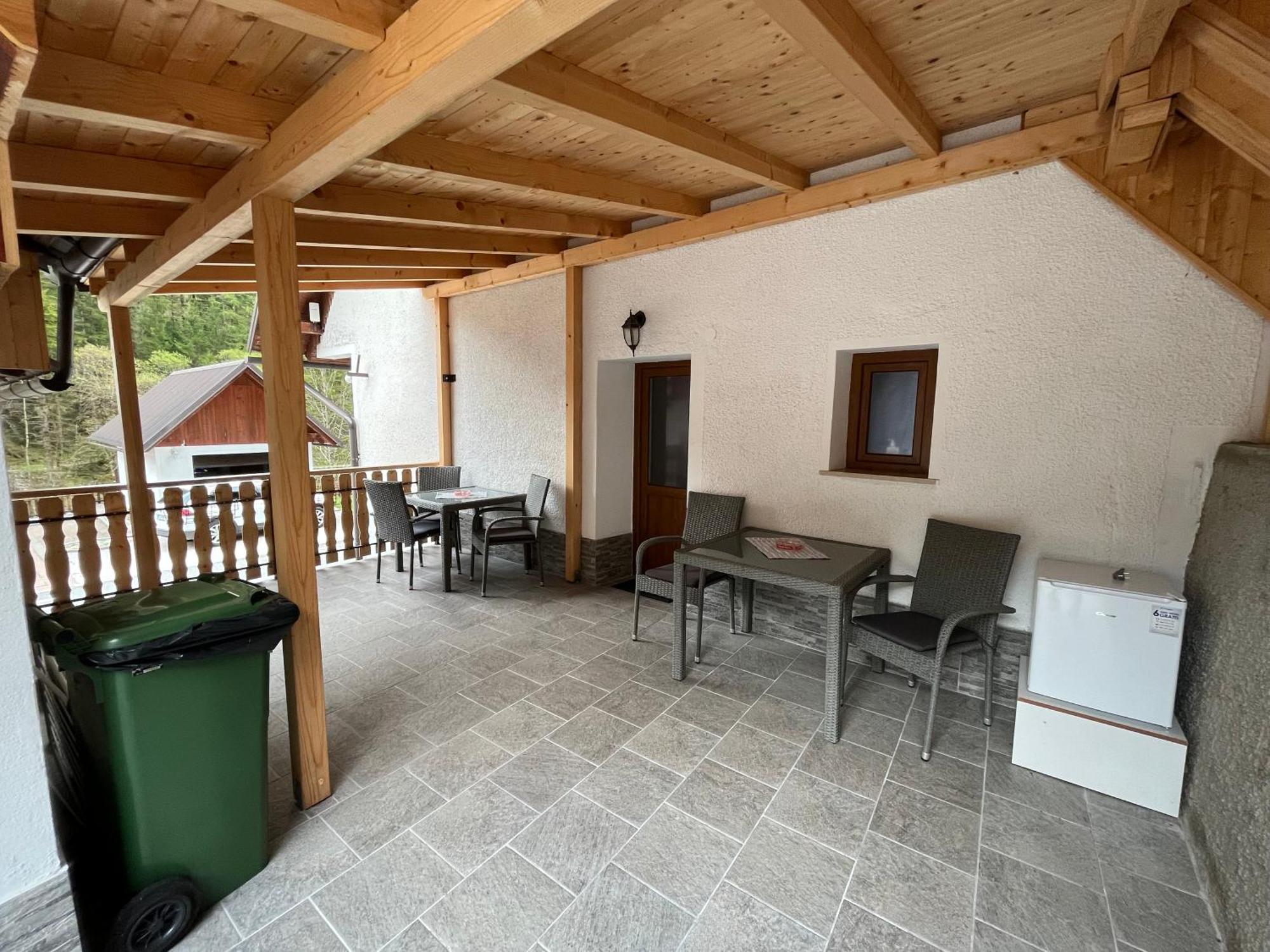Apartmaji In Sobe Cuder Soča Eksteriør billede